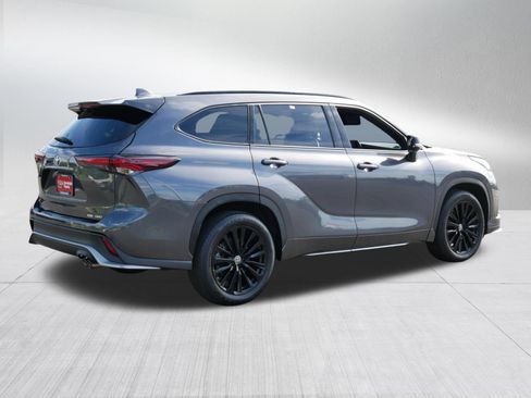 Certified 2025 Toyota Highlander XSE AWD/4WD image 7