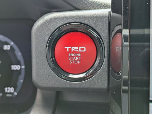 Used 2025 Toyota 4Runner TRD Off-Road Premium AWD/4WD image 30