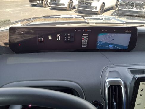 Used 2025 Ford Expedition Max Platinum AWD/4WD image 20