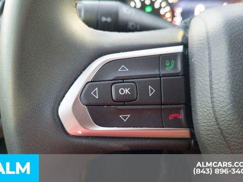 Used 2024 Jeep Compass Latitude image 12