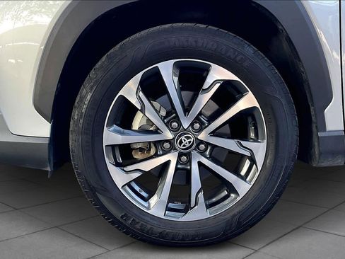 Used 2023 Toyota Corolla Cross XLE image 10