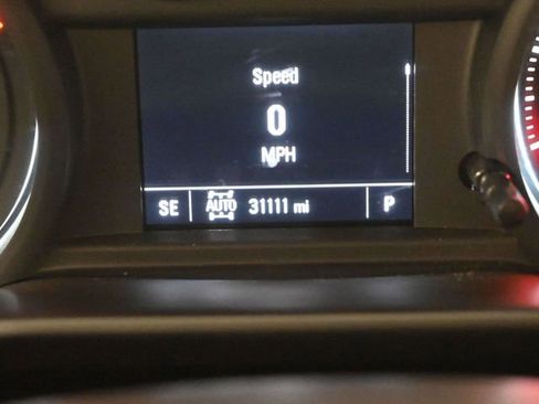 Used 2022 Chevrolet Silverado 1500 Custom image 13