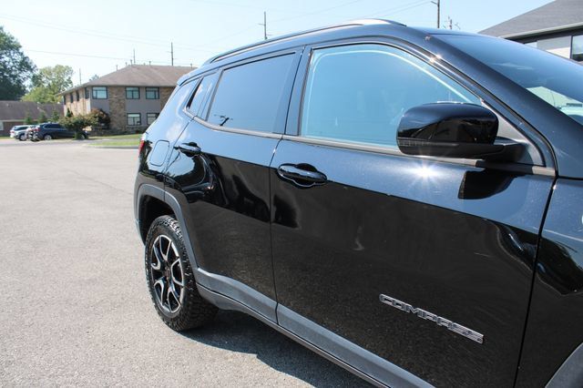 Used 2025 Jeep Compass Trailhawk AWD/4WD image 47