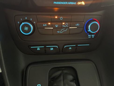 Used 2019 Ford Transit Connect XL image 20