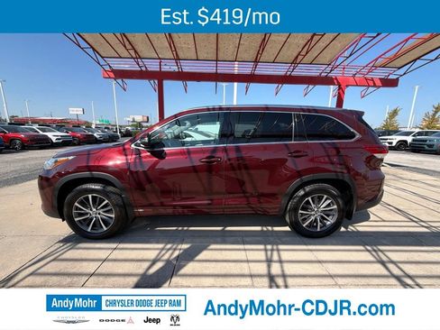 Used 2017 Toyota Highlander XLE AWD/4WD image 4