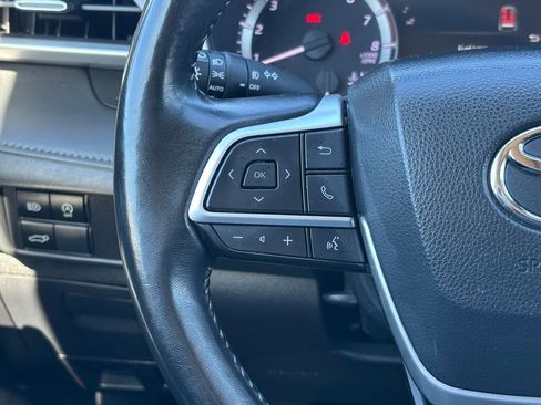 Used 2023 Toyota Highlander XLE image 20