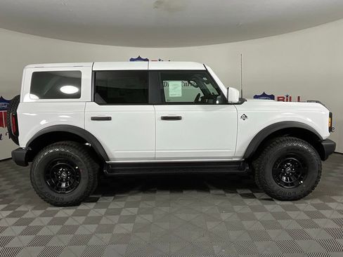 New 2026 Ford Bronco Outer Banks w/ Sasquatch Package AWD/4WD image 2