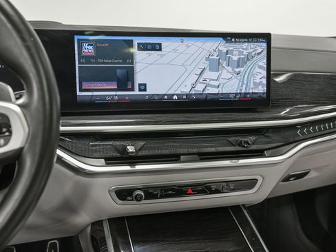 Used 2024 BMW X7 xDrive40i w/ M Sport Package AWD/4WD image 22