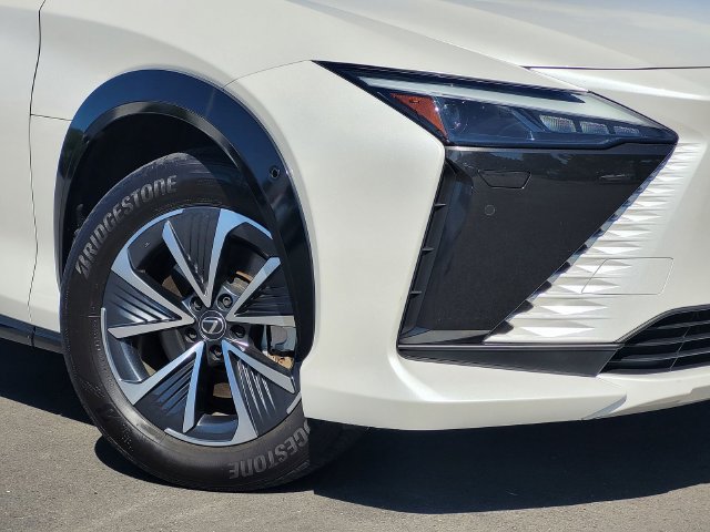 Used 2023 Lexus RZ 450e Premium w/ Technology Package AWD/4WD image 9