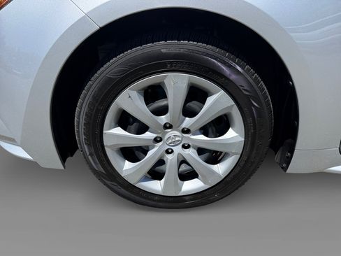 Used 2023 Toyota Corolla LE FWD image 9