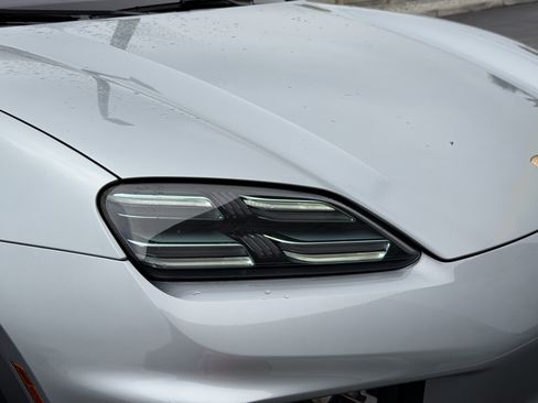 Used 2024 Porsche Macan 4 Electric image 13