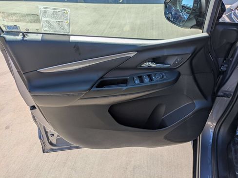 Used 2023 Chevrolet Bolt LT FWD image 10