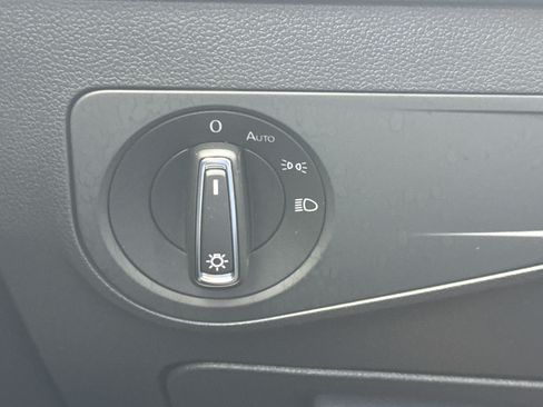 Certified 2023 Volkswagen Tiguan SE FWD image 15