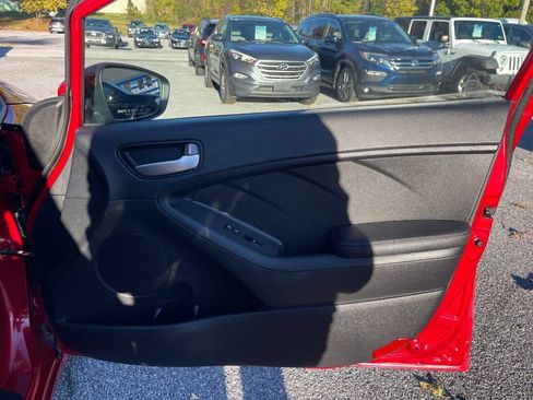 Used 2018 Kia Forte S FWD image 33
