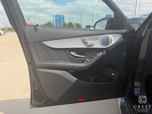 Used 2020 Mercedes-Benz GLC 300 4MATIC image 9