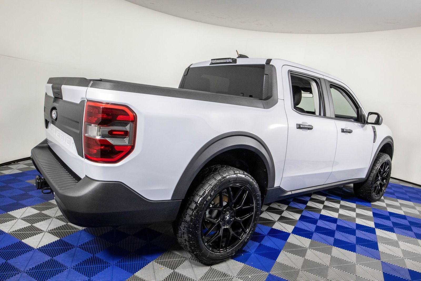 Used 2025 Ford Maverick XLT w/ Equipment Group 302A AWD/4WD image 5