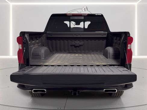 Used 2025 Chevrolet Silverado 1500 LT Trail Boss w/ Convenience Package II AWD/4WD image 9