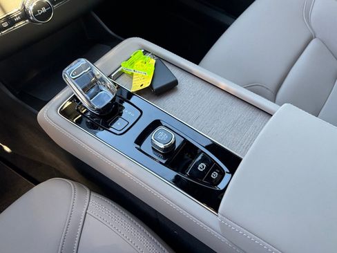 New 2026 Volvo XC90 B6 Plus w/ Protection Package Premier image 11