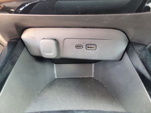 Used 2025 Chevrolet Trax LT FWD image 10