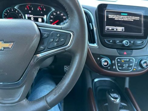 Used 2017 Chevrolet Malibu Premier FWD image 13