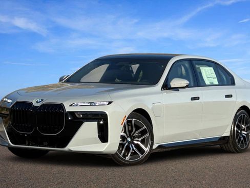 New 2026 BMW 750e xDrive w/ Executive Package image 1