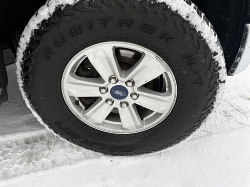 Used 2015 Ford F150 XLT w/ Equipment Group 302A Luxury image 6