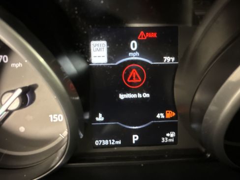 Used 2017 Land Rover Discovery First Edition AWD/4WD image 18