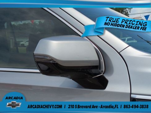 Used 2023 GMC Yukon XL Denali AWD/4WD image 12