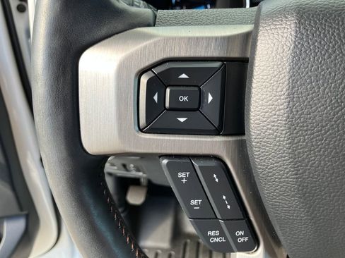 Certified 2022 Ford F450 Platinum w/ FX4 Off-Road Package image 17