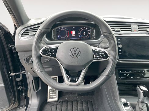 Used 2024 Volkswagen Tiguan SEL R-Line image 16