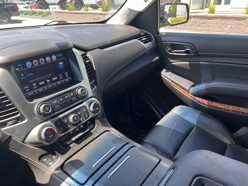 Used 2018 Chevrolet Suburban Premier AWD/4WD image 17