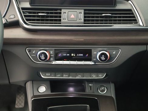 Certified 2025 Audi Q5 e Premium Plus w/ Premium Plus Package image 20