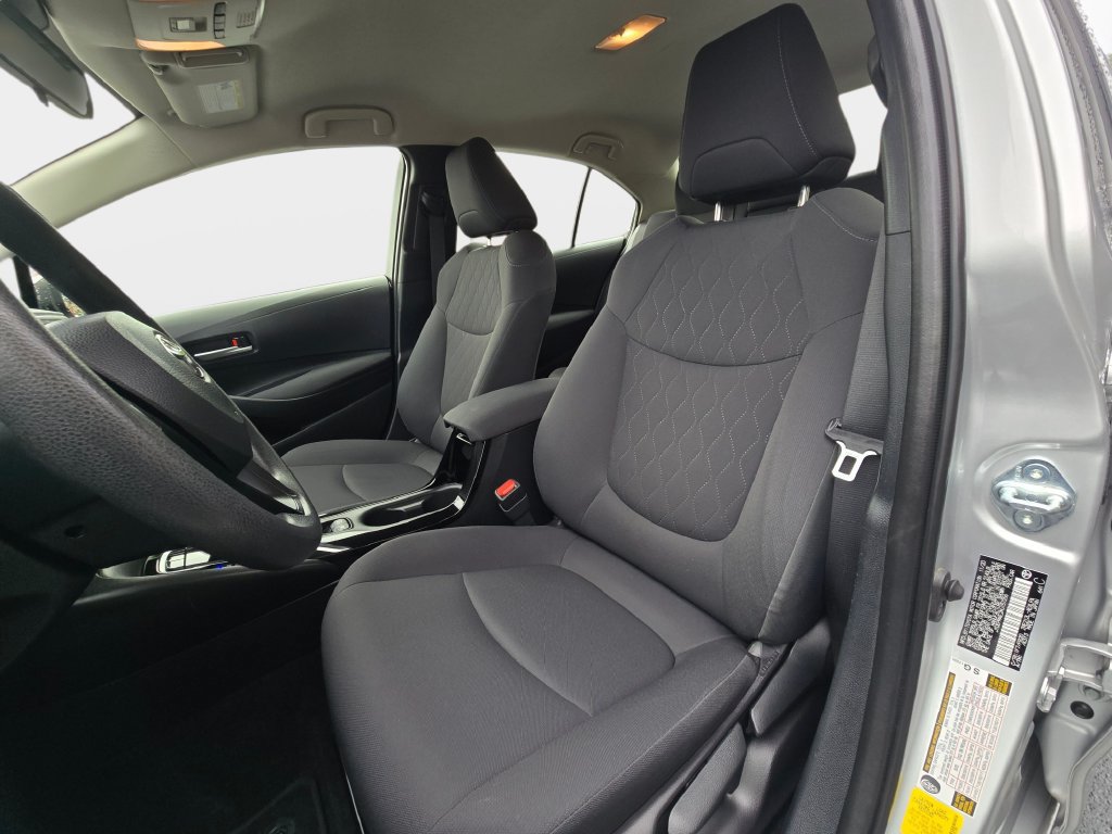 Used 2021 Toyota Corolla LE w/ Carpet Mat Package (TMS) FWD image 17