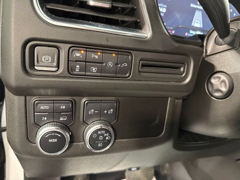 Used 2022 GMC Yukon SLT w/ SLT Premium Package AWD/4WD image 46