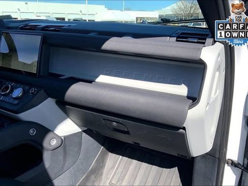 Used 2022 Land Rover Defender 110 S image 16