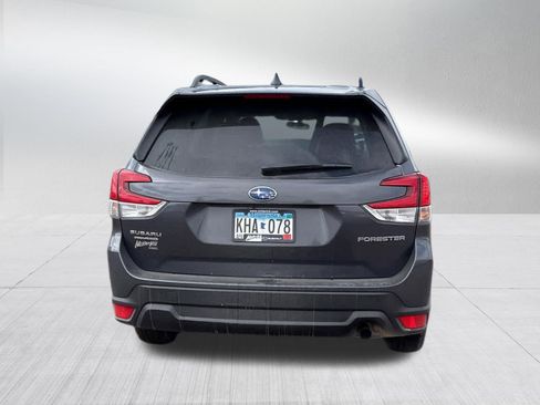 Used 2023 Subaru Forester Premium image 8
