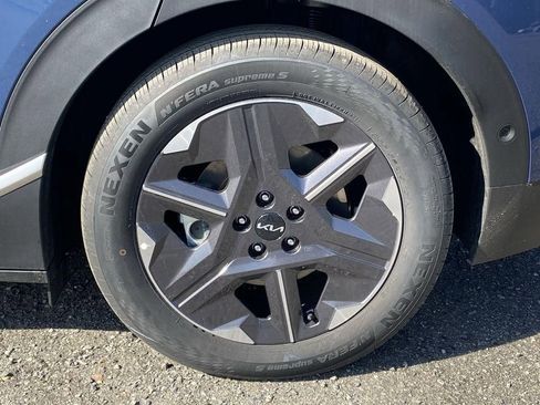 New 2025 Kia EV6 Light w/ Light LR Technology Package RWD image 30