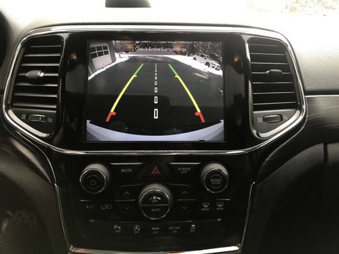 Used 2022 Jeep Grand Cherokee Laredo X image 18