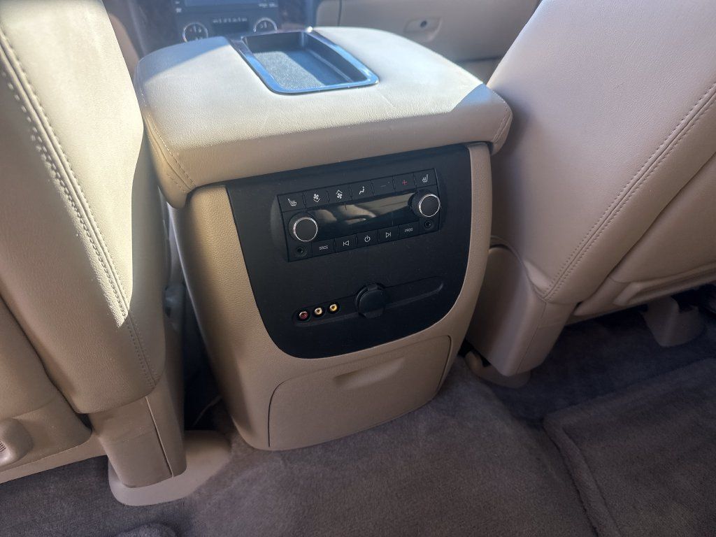 Used 2013 GMC Yukon Denali AWD/4WD image 31