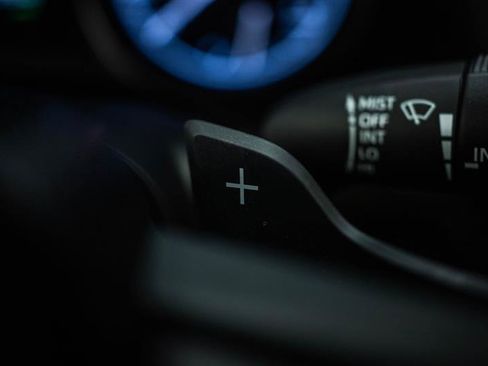 Used 2024 Toyota Camry SE image 19