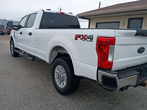 Used 2022 Ford F250 XL w/ STX Appearance Package AWD/4WD image 9