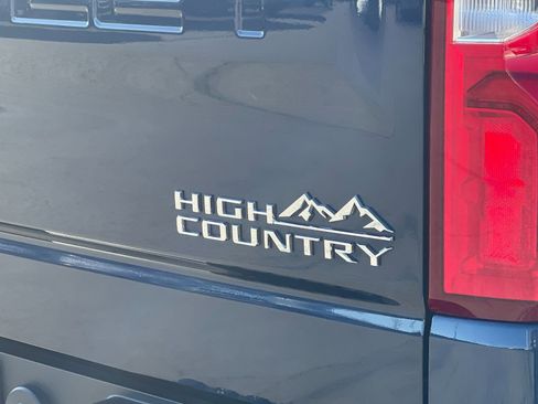 Used 2022 Chevrolet Silverado 1500 High Country w/ Z71 Off-Road Package image 32
