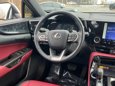 Used 2025 Lexus NX 250 FWD w/ Premium Package image 18