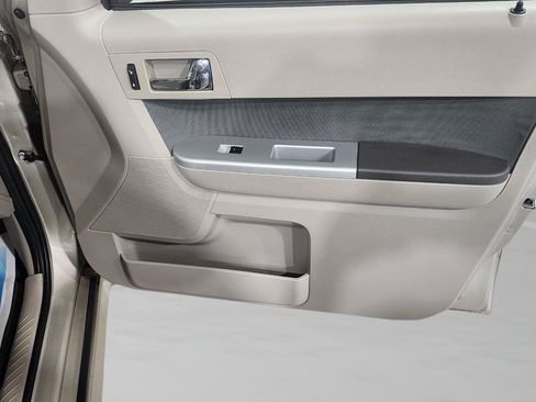 Used 2010 Mercury Mariner 4WD image 18