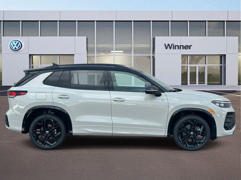 New 2026 Volkswagen Tiguan SE R-Line AWD/4WD image 6