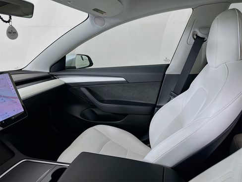 Used 2022 Tesla Model 3 Long Range image 25