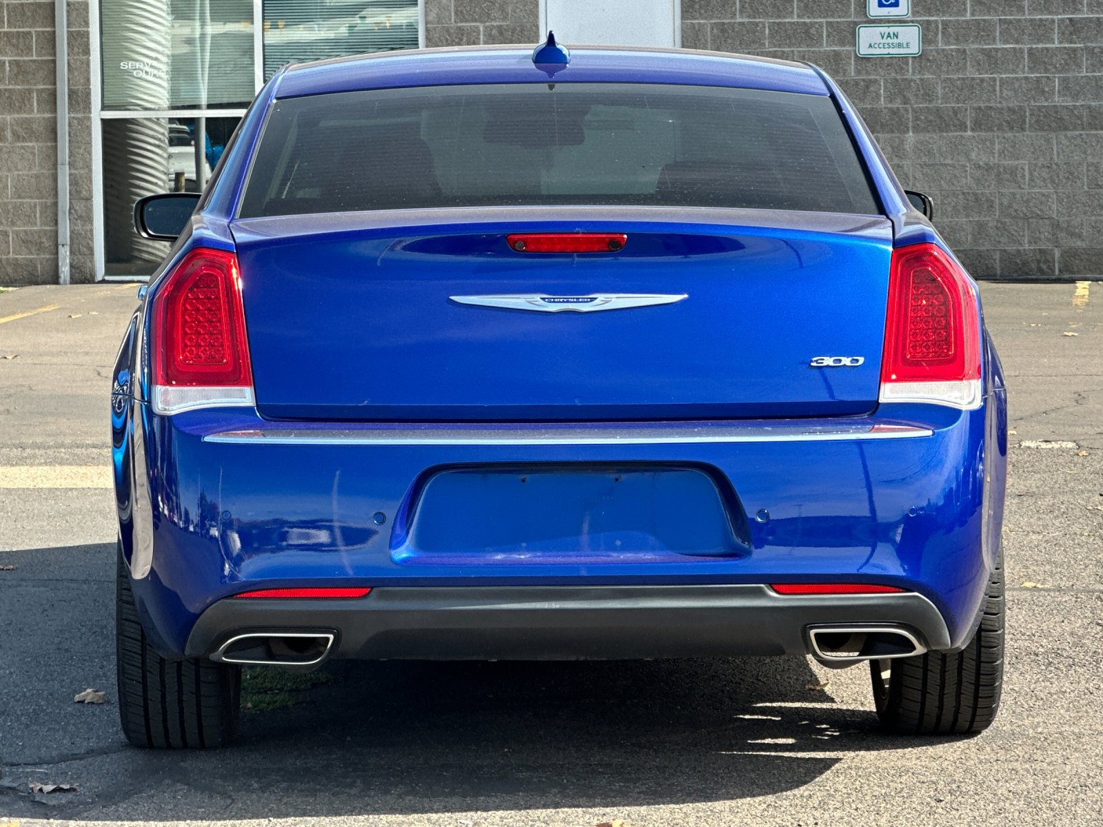 Used 2019 Chrysler 300 Limited w/ Safetytec Plus Group RWD image 5