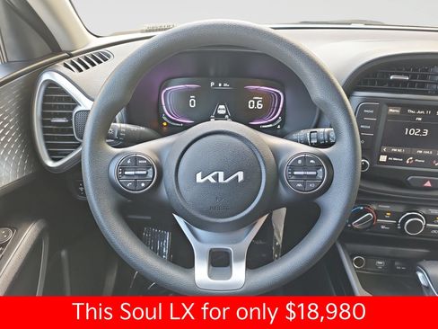 Used 2025 Kia Soul LX FWD image 44