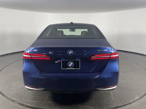 Used 2024 BMW i5 eDrive40i w/ M Sport Package image 8