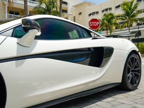 Used 2017 McLaren 570S Coupe RWD image 11